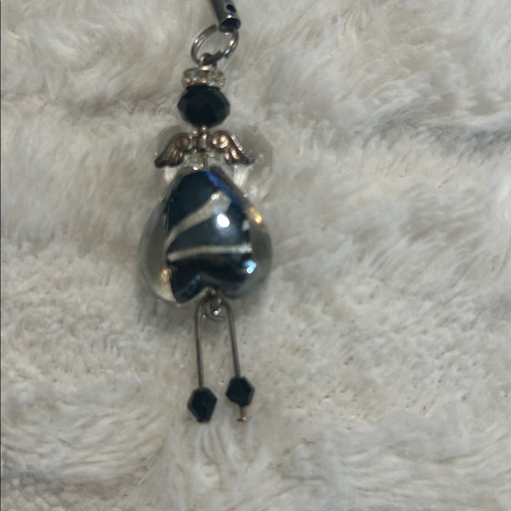 Elegant Silver & black Angel Pendant - Picture 3 of 3